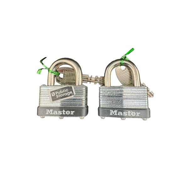 Set of 2  Master Lock Keyed Pad Locks - Preowned - Picture 2 of 3